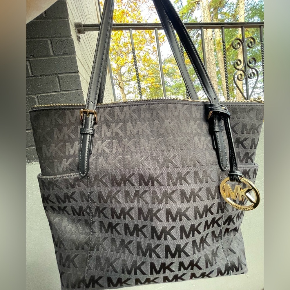 MICHAEL KORS BAG,Michael Kors Black Monogram Handbag - Picture 10 of 17